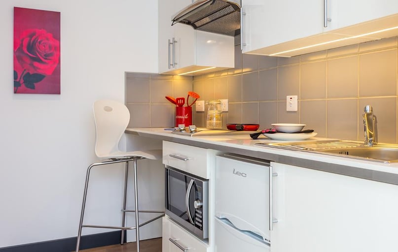 Portswood Road, Portswood, Southampton - Image 1